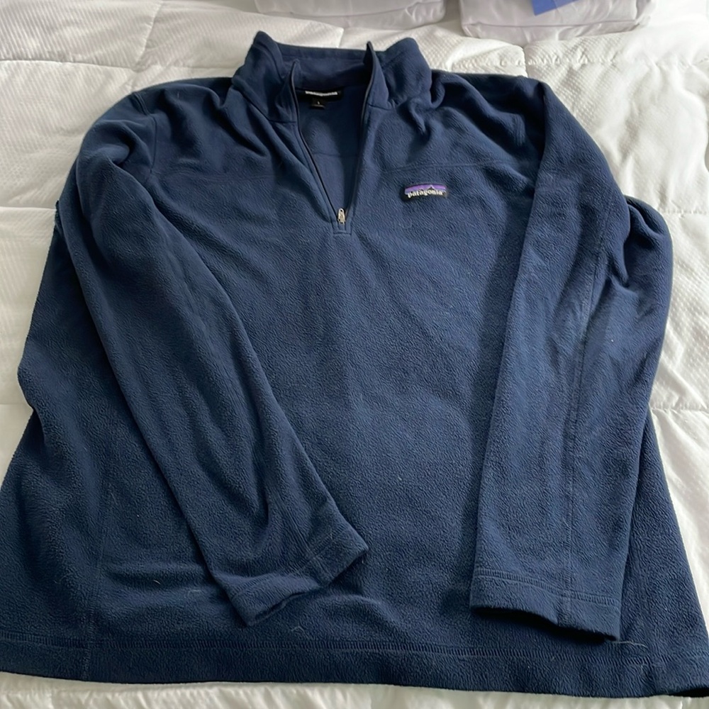 Men’s Size Large Patagonia Fleece, 1/4 zip, navy blue